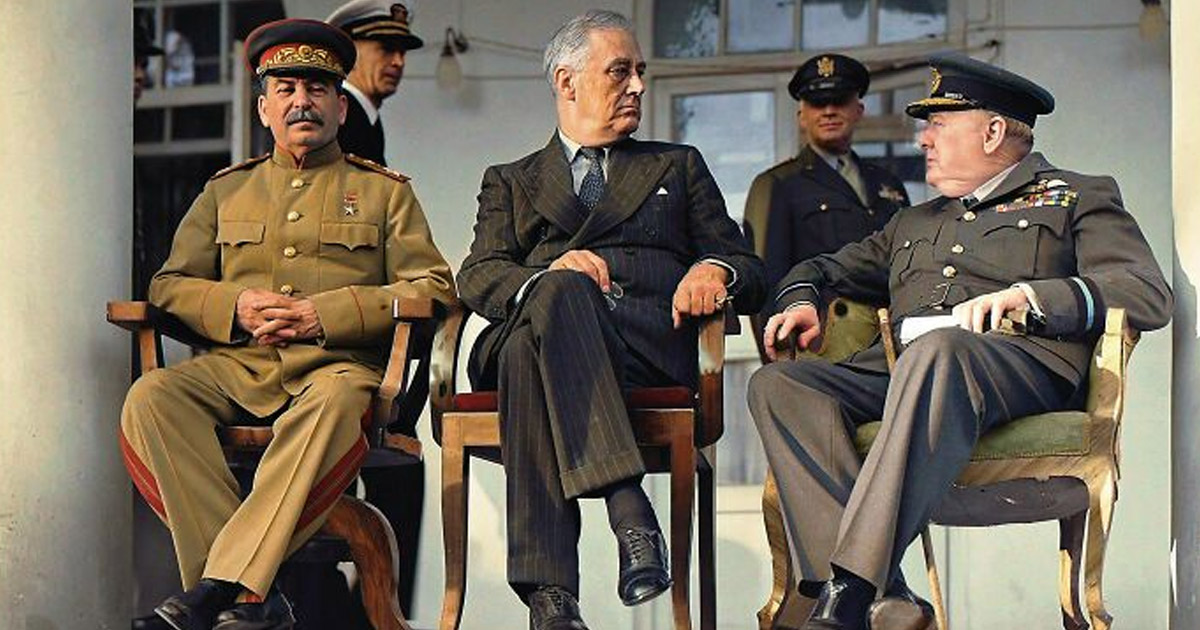 27 Previously Black and White Photos Given a Splash of Color