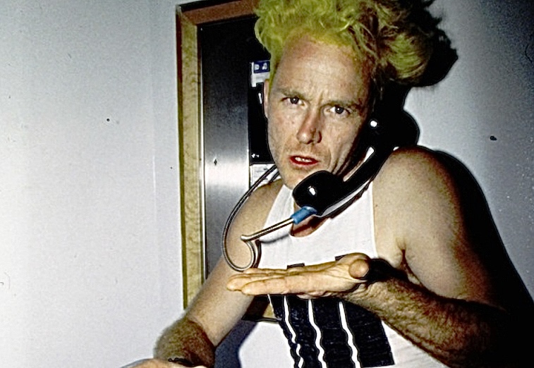 19 Photos Of Polaroids, Payphones & Pure Chaos