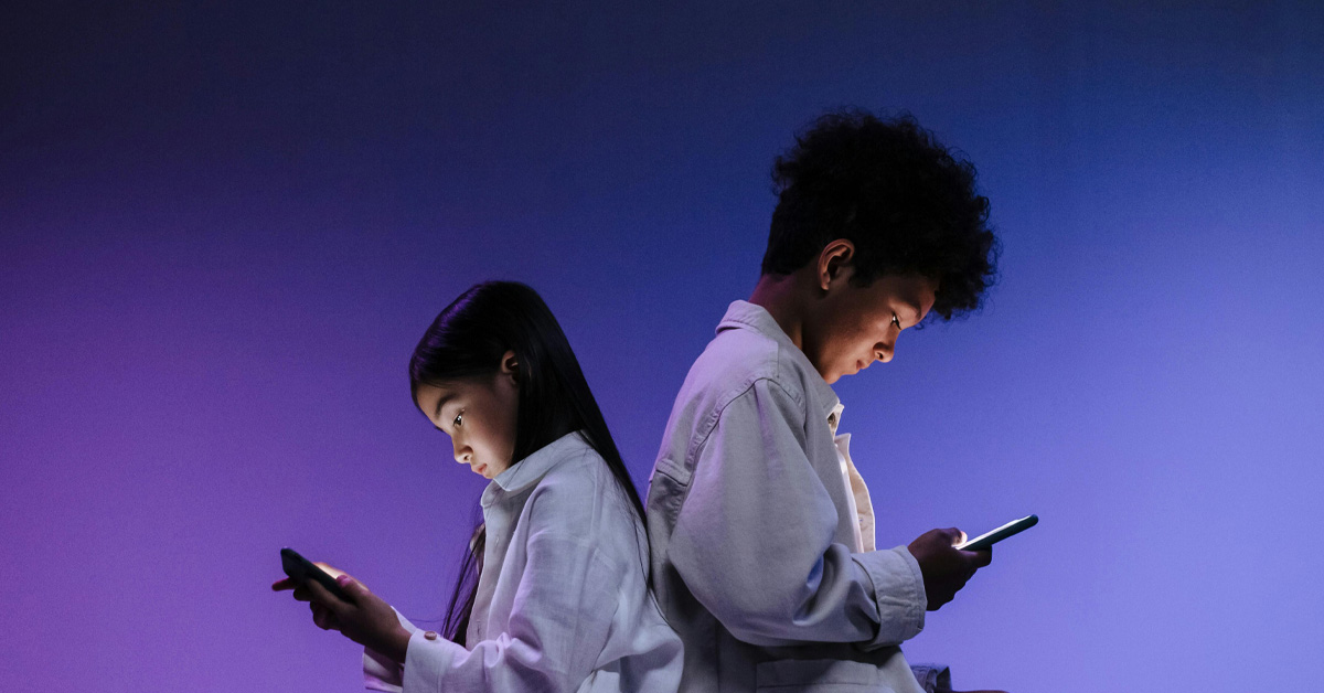 Parents Aren’t Limiting Smartphone Use, So Kids Are Now Just Doing It Themselves