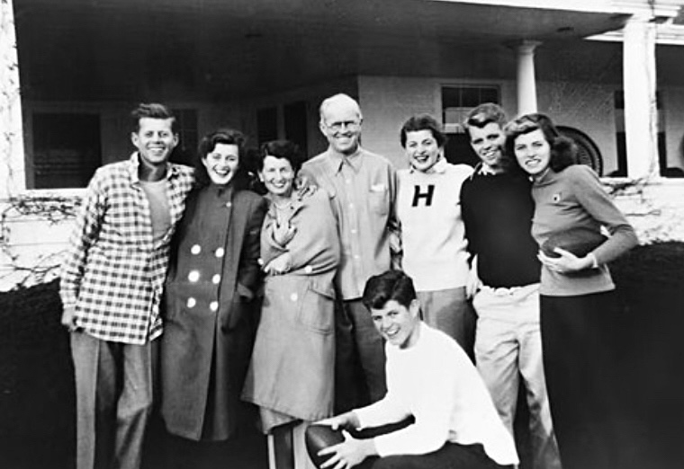 15 Photos Of Families With Generational Wealth