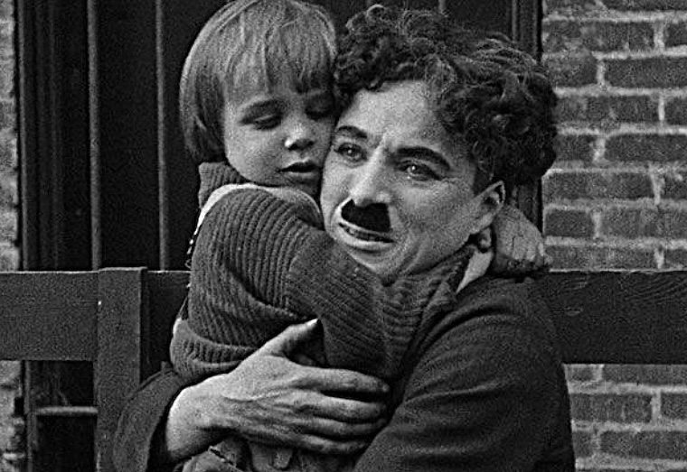 22 Photos Remembering Fame’s Innocent Victims
