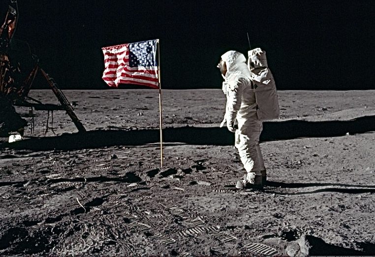 25 Photos of NASA Hard at Work in 1969