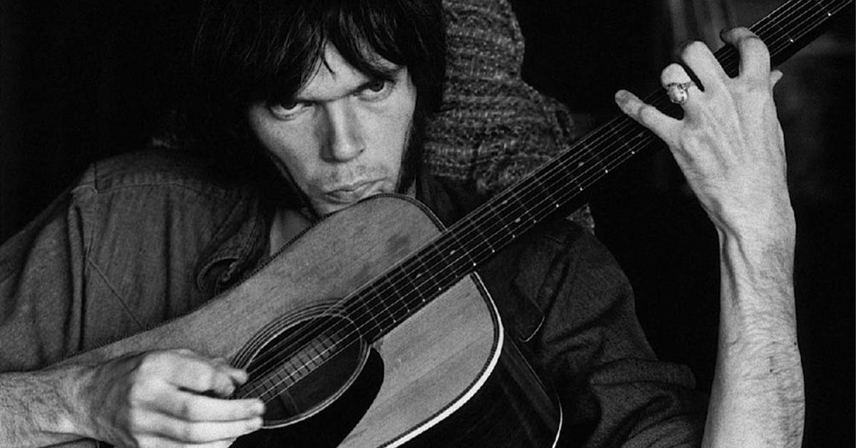 20 Photos Of Neil Young At The Very Beginning