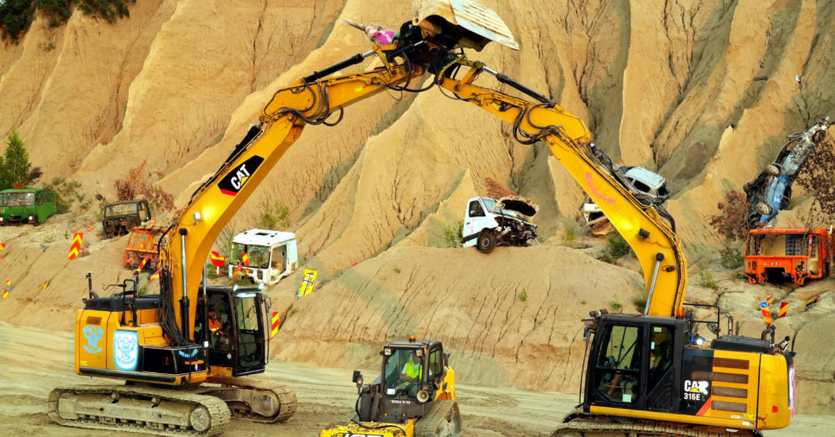 Estonian Theater Group Performs Shakespeare With Trucks and Excavators