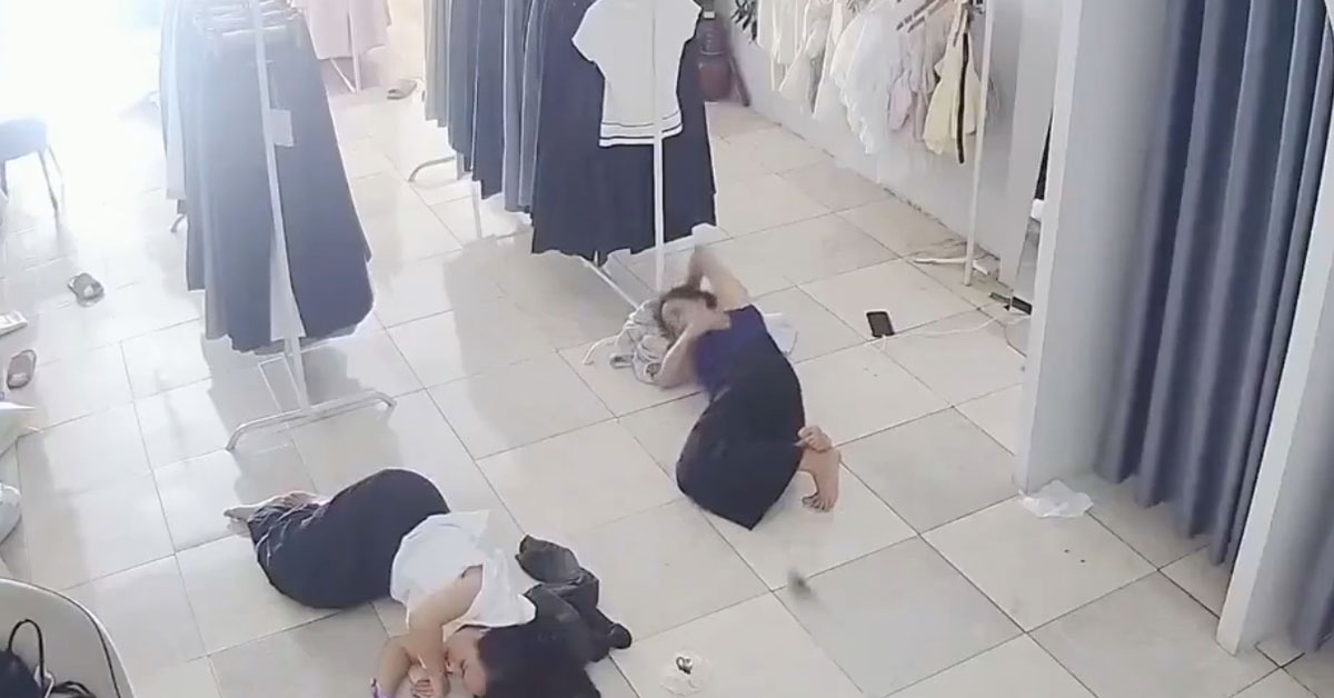 Store Worker Gets Awakened by Rat Crawling Into Her Pants