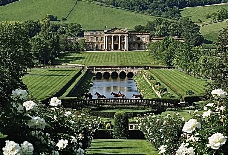 Intricate Landscaping That Must’ve Busted The Bank