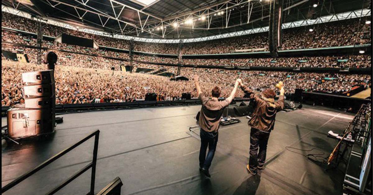 Oasis Burning Up The Summer On Tour, Then & Now