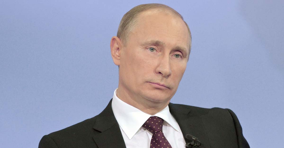 Putin’s Bodyguards Carry Suitcases Full of His Poop