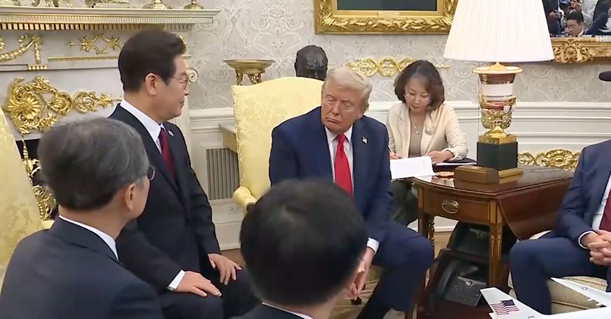 South Korean President Encourages Trump to Build Golf Course in North Korea