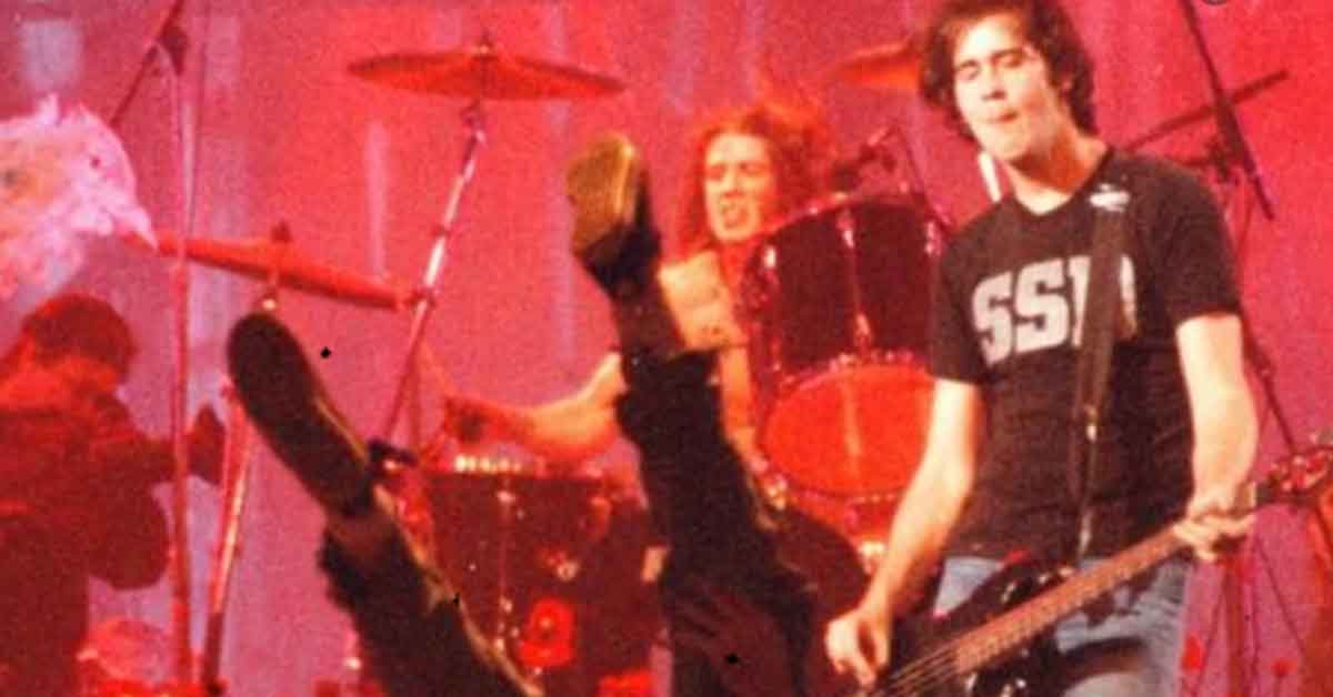 Sharing Why Growing Up in the '90s and '00s Special