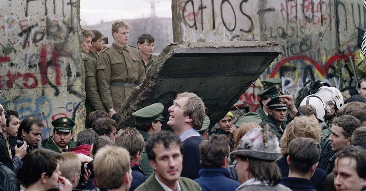 History's Biggest 'What If?' Moments and Hypotheticals