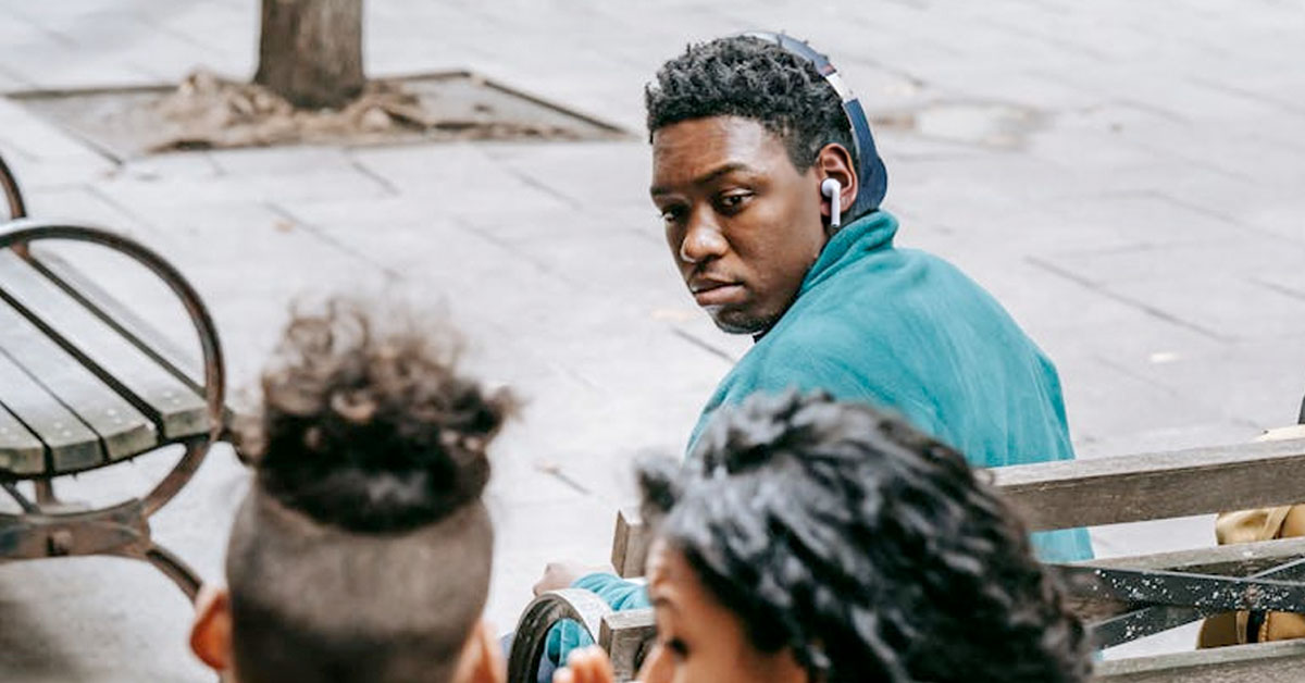 ‘LIVE TRANSLATION IN THE NAIL SALON BOUTA BE MESSYYYY’: Internet Users Think Apple’s New Live Translation Feature Will Cause Chaos