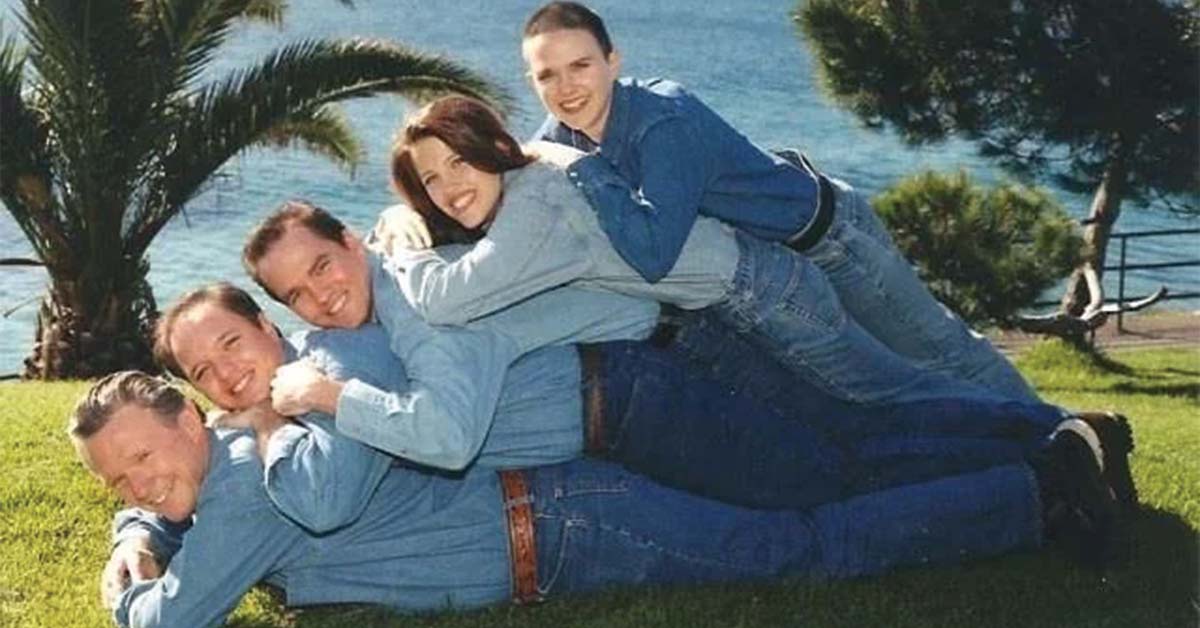 20 Family Photos That Are Not Flattering