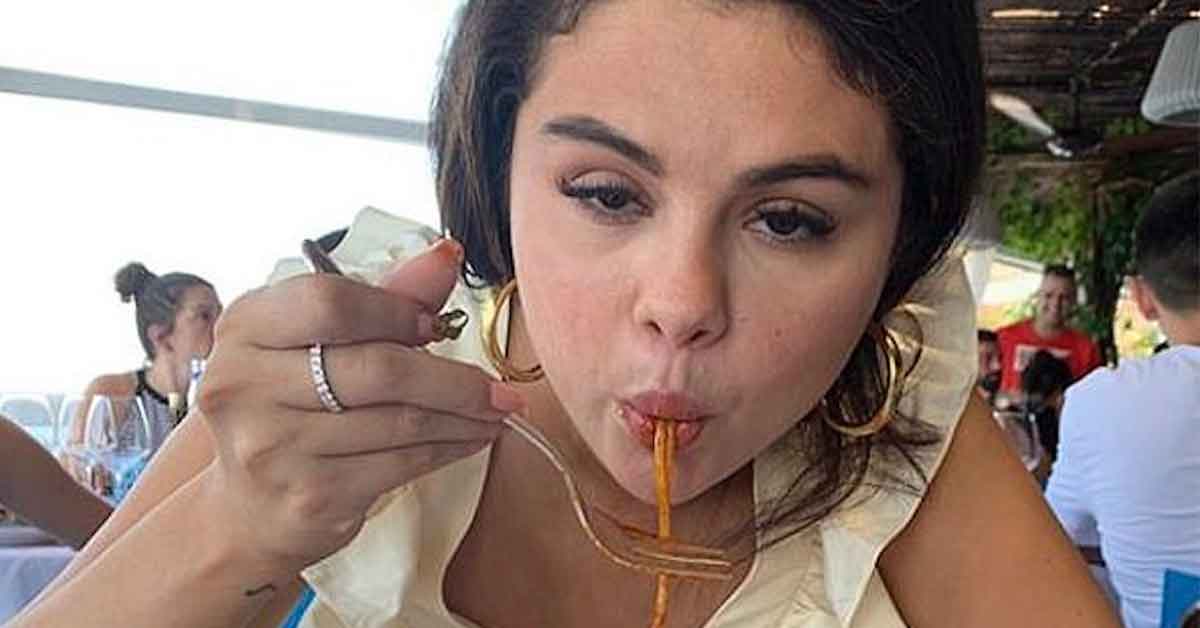Unflattering Photos of Public Figures Just for Fun
