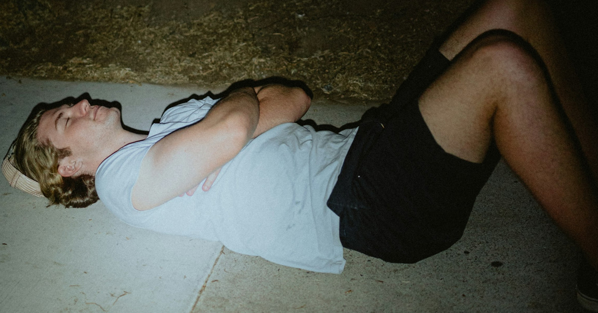 15 Stories Of People Waking Up In Hilarious Places