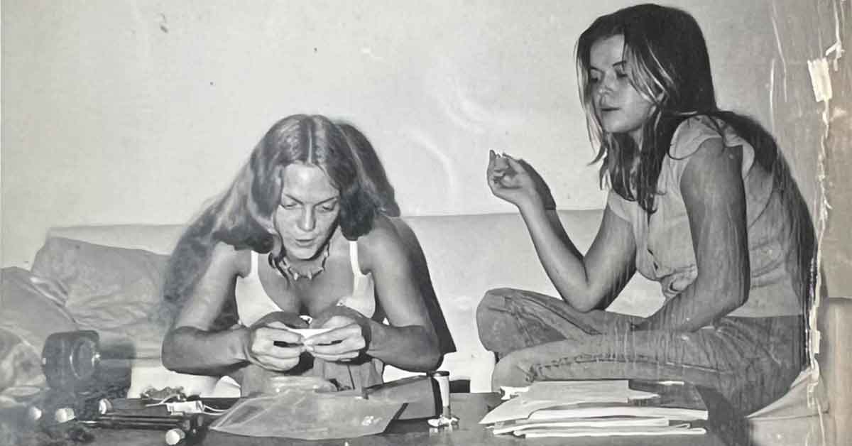 What it Looked Like to Be Alive Back in 1975
