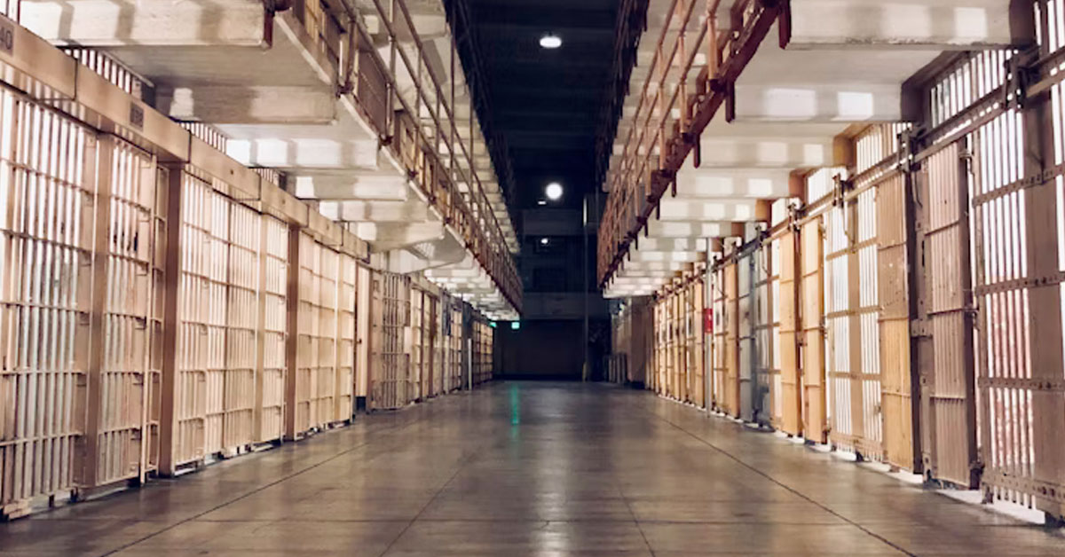 Man Robs Supermarket So He Can Join His Grandson in Prison