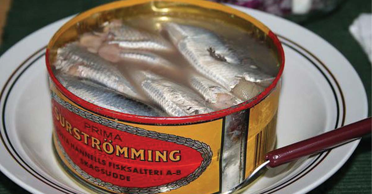 15 Times Somebody Should Have Said "Don't Smell That”
