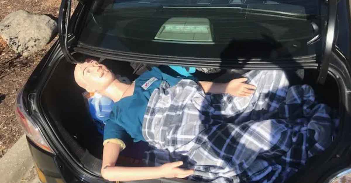 People Who Keep Some Weird Stuff in Their Trunk