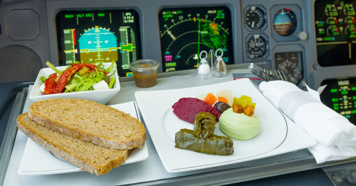 Airlines Are Now Feeding Air Traffic Controllers to Entice Them Back to Work
