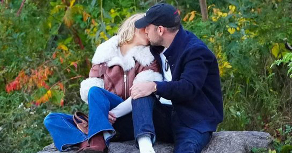 People Are Accusing Sydney Sweeney of Staging Paparazzi Photos