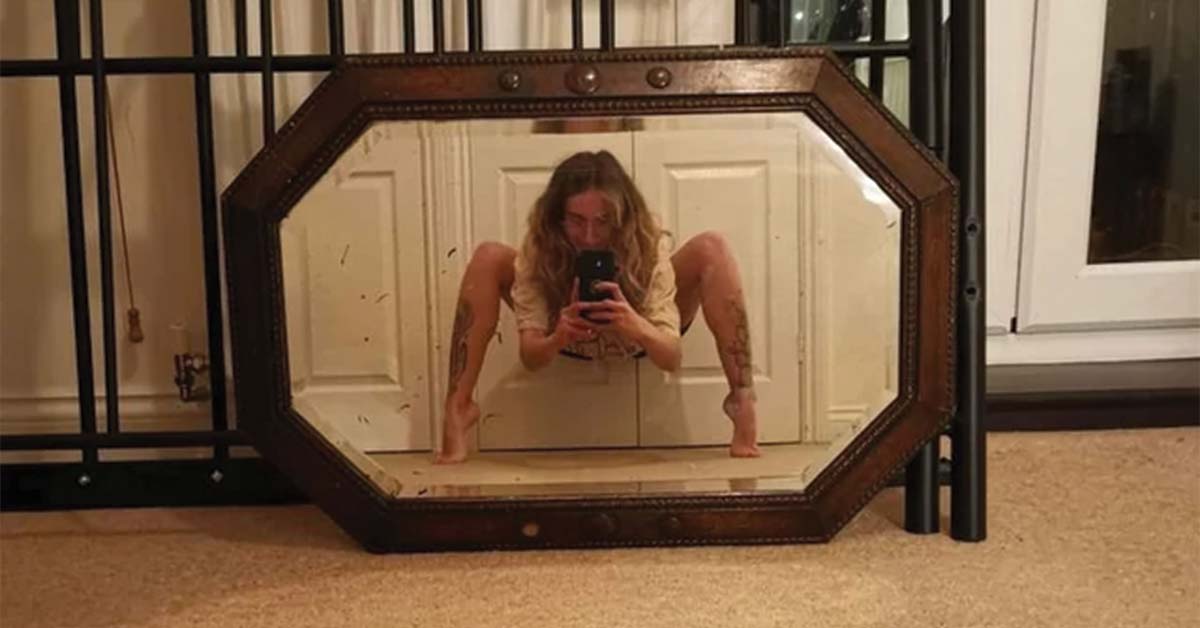 20 Mirror Sellers' Exposed By Their Own Reflection