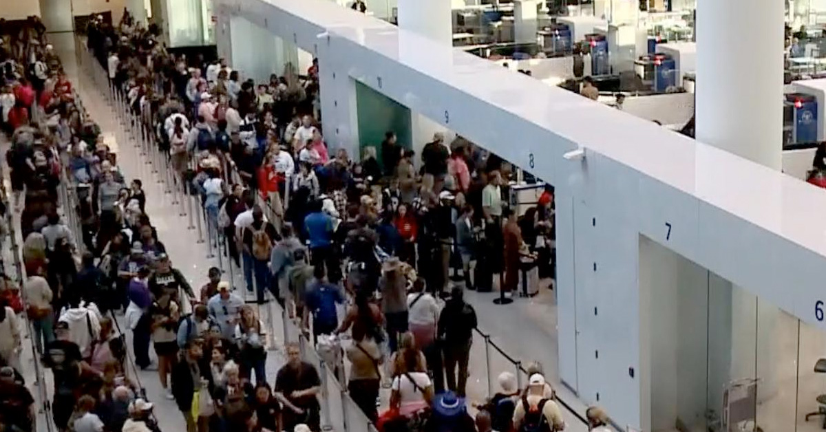 Transportation Secretary Says It Was ‘Dangerous’ to Fly During the Shutdown