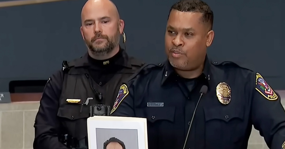 Police Officer Announces Predator Sting Operation by Singing Radiohead’s “Creep”