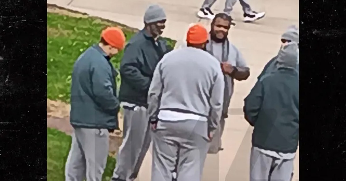 Former Inmate Says the Prison Holding Diddy Is Notorious for ‘Late-Night Shower Parties’ 