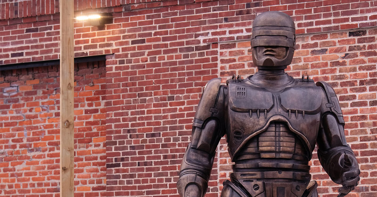 Detroit Unveils Bronze RoboCop Statue, and It’s Actually Good 