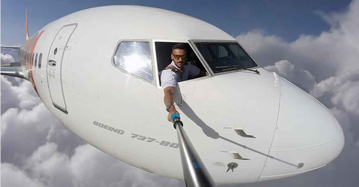 Fake Viral Photos That Fooled the Internet, Before AI