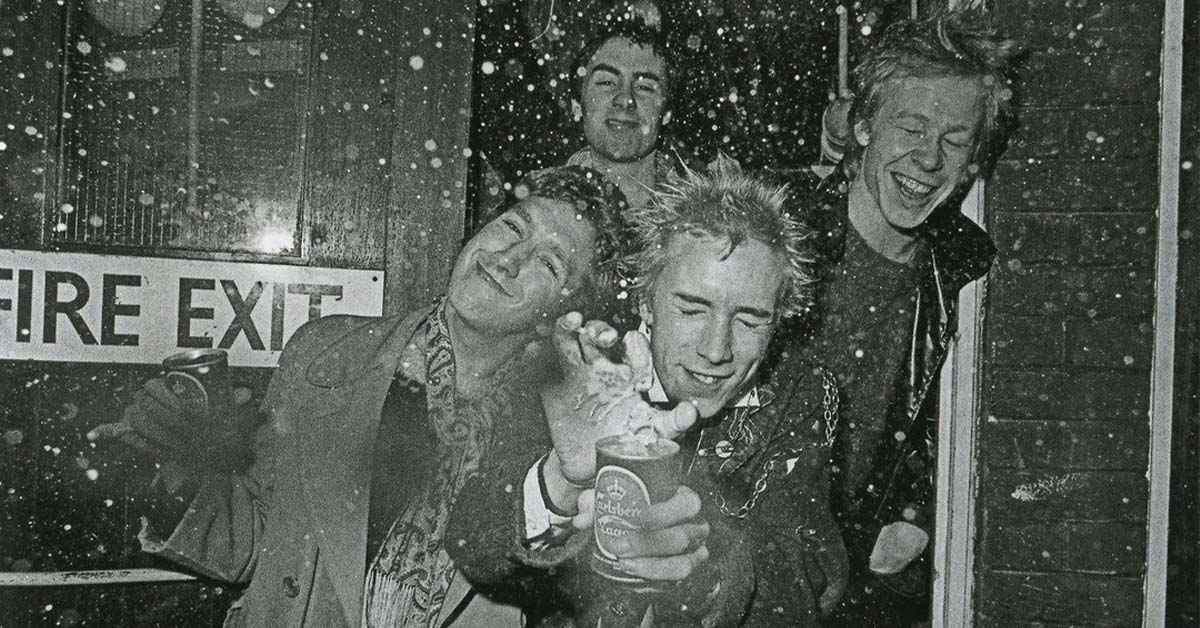 Explaining the Story Behind the Biggest Band Breakups