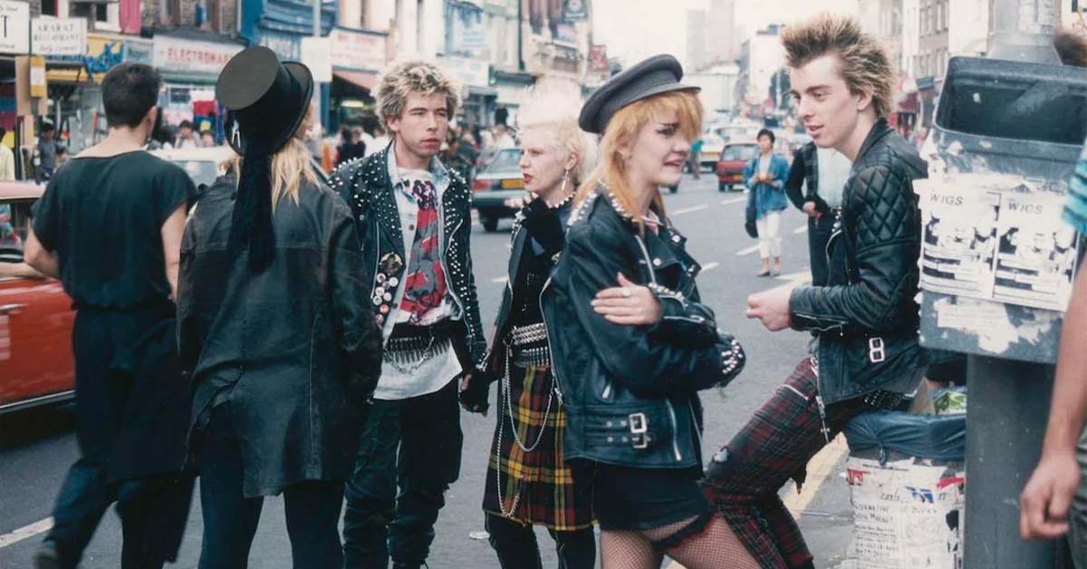 15 Photos Straight From The Heart Of Punk Culture | eBaum's World