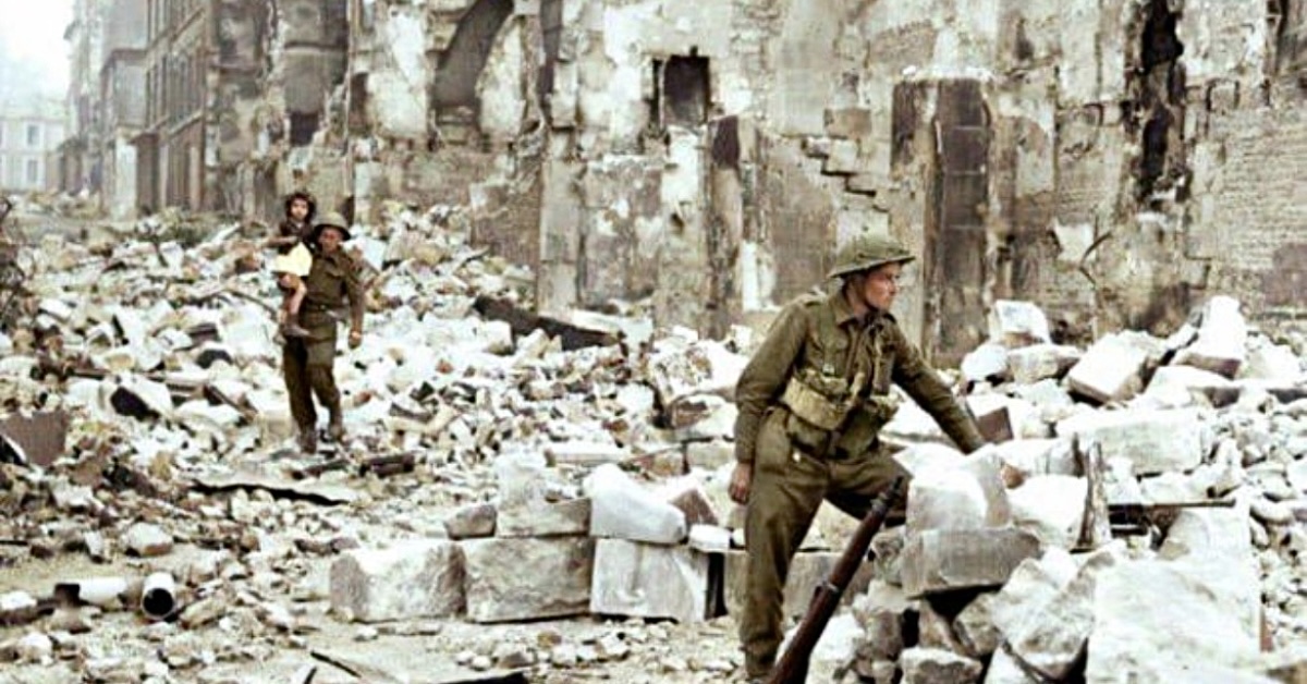 20 Photos from History's More Unsettling Moments