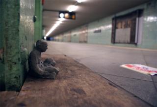 Little people made out of cement and placed in major cities all around Europe.
