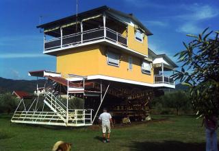 <p>It's almost summer time and if you're going on vacation then you might want to check out some of these really strange looking buildings and homes that attract tourists from all over the world.</p>