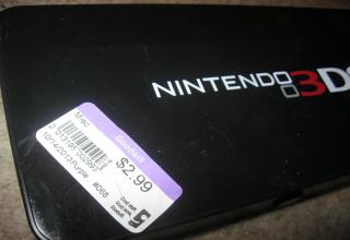 A guy finds this 3DS case at Good Will for $2.99. He could hear something rattling inside, but it wasn't until he got home he opened it, much to his surprise.