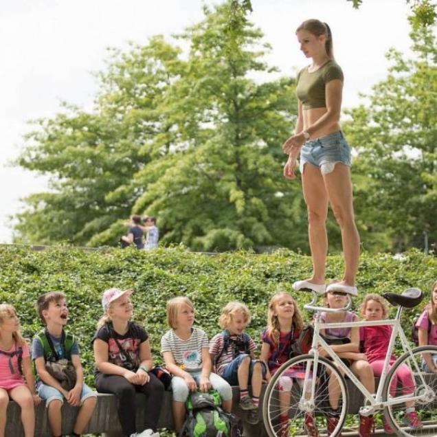 36 Images For Your Friday Photo Orgy