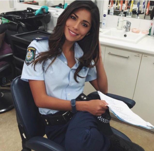 17 Charming Girls Police