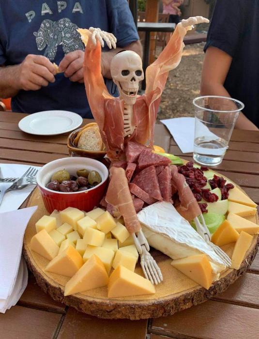 42 Pics, Memes, And Tweets To Kill Some Time With