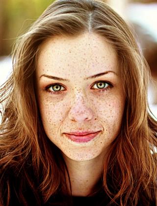 hot girls with freckles