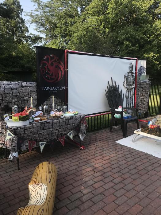 Game Of Thrones Themed Pool Party Is Definitely An awesome Place To Watch GoT