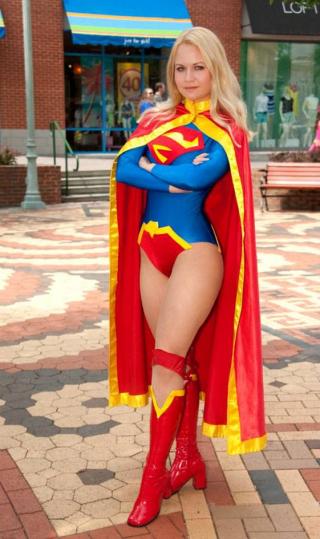 Supergirl Cosplay