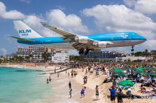 Extreme Plane Spotting at Maho Beach, Saint Martin