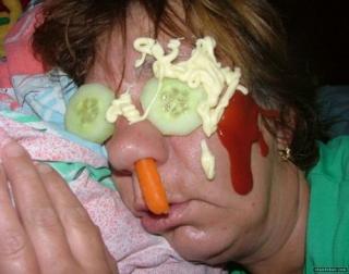 22 People Who Deeply Regret Drinking Too Much...
