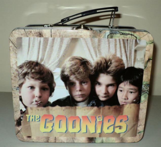 25 Vintage Movie Lunch Boxes