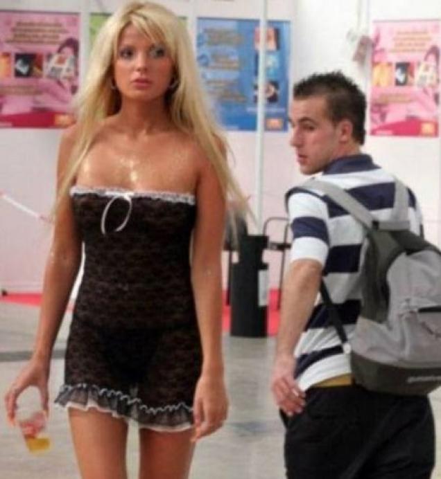 29 Times Guys Got Caught Looking