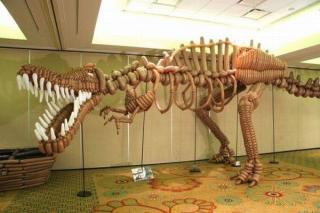 29 Crafty Balloon Sculptures