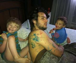 25 Family Photos That Show The Honest Side of Being a Family