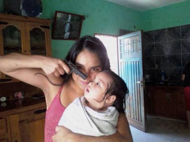Trashy Mom Selfies And Photos That Prove They Suck At Motherhood
